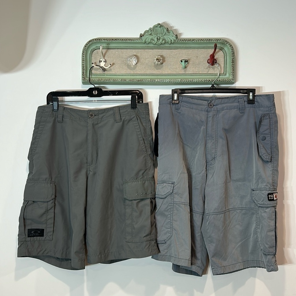 cargos shorts in salt wash steel / Smokey grey men’s size 32 bundle of 2